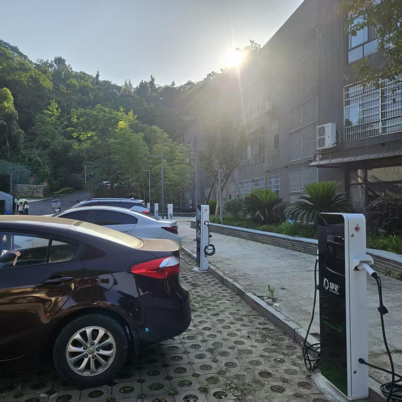 湖南工艺美术职业学院(益阳校区.jpg